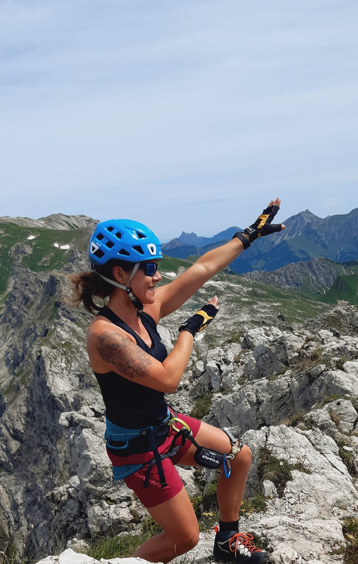 Tatjana Rüber beim Klettern in den Bergen